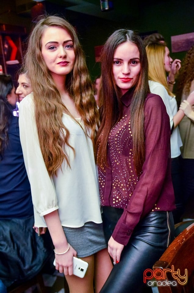 Firday Night Party, Green Pub