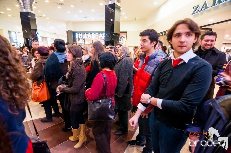 Flash mob, Lotus Center