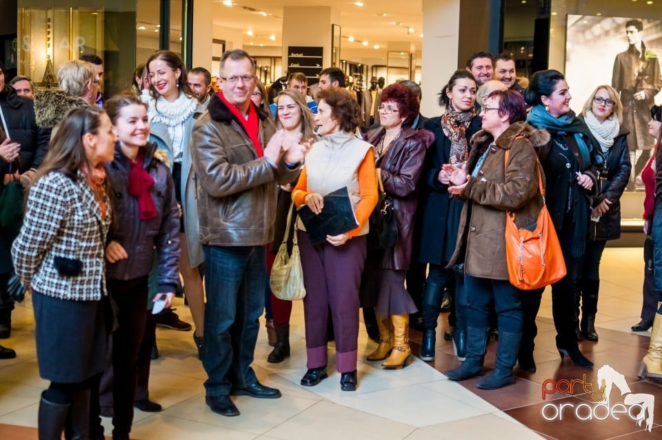 Flash mob, Lotus Center