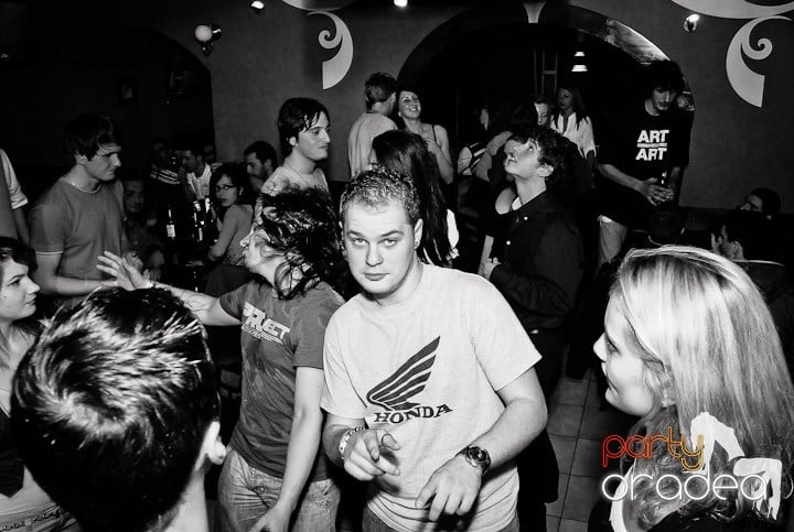 Flirt Night Party în Chanson, 