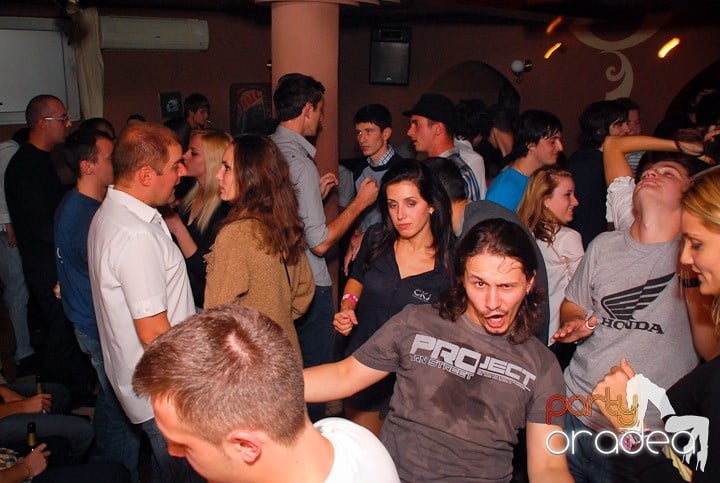 Flirt Night Party în Chanson, 