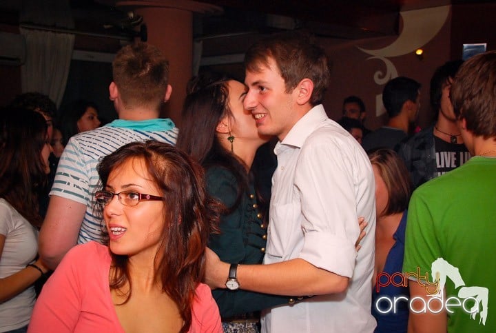 Flirt Night Party în Chanson, 