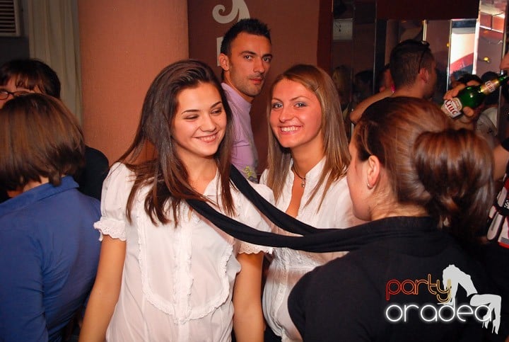 Flirt Night Party în Chanson, 