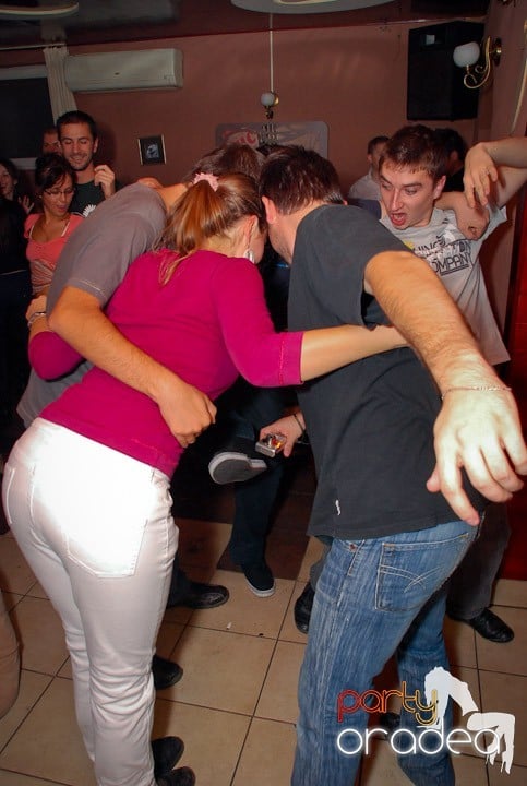 Flirt Night Party în Chanson, 