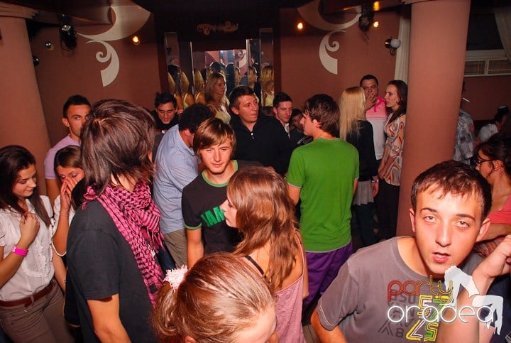 Flirt Night Party în Chanson, 