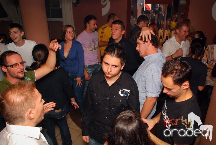 Flirt Night Party în Chanson, 