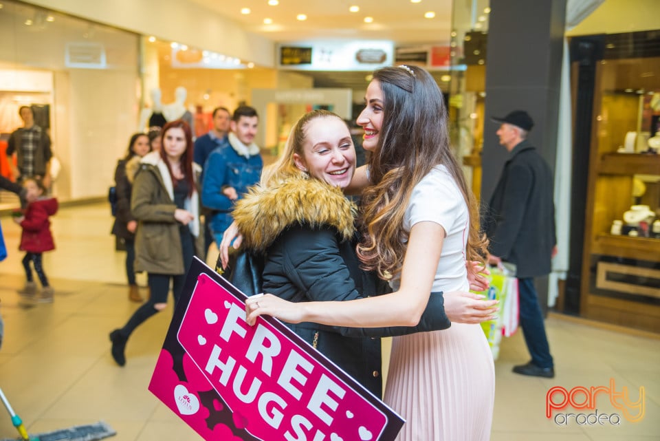 Free Hugs!, Lotus Center