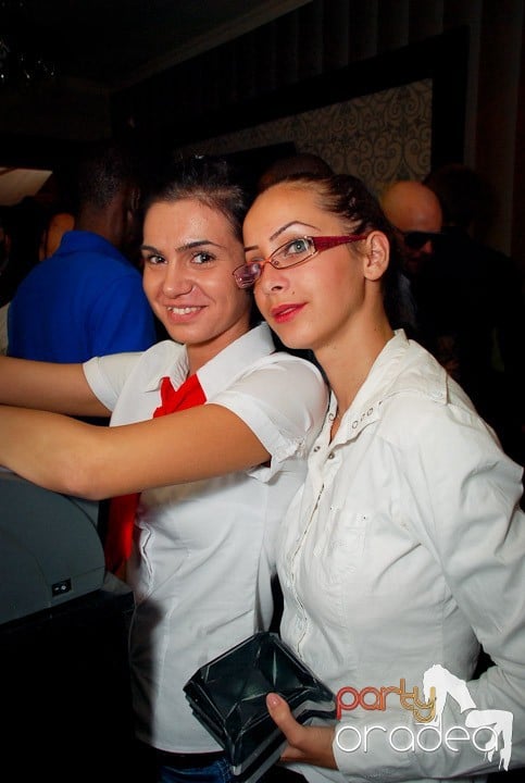 Friday Fun în Kadó Cafe, 