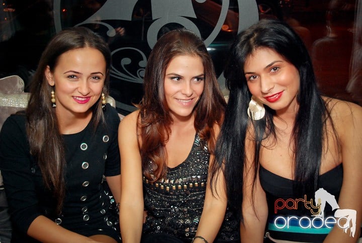 Friday Fun în Kadó Cafe, 