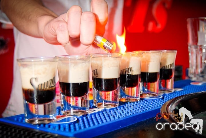 Friday Night @ Atti's, 