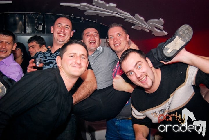 Friday Night @ Atti's, 