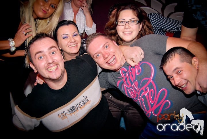 Friday Night @ Atti's, 