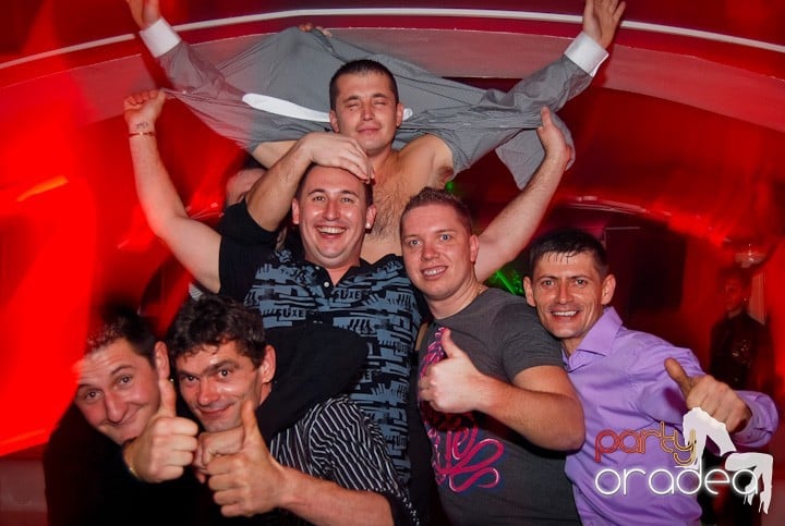 Friday Night @ Atti's, 