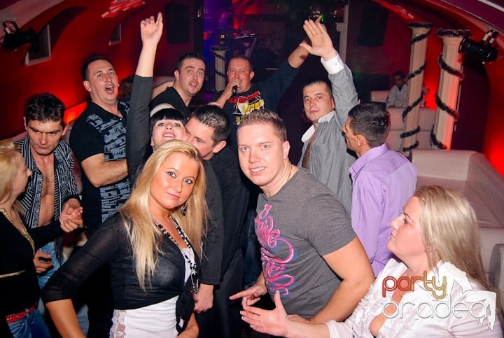 Friday Night @ Atti's, 