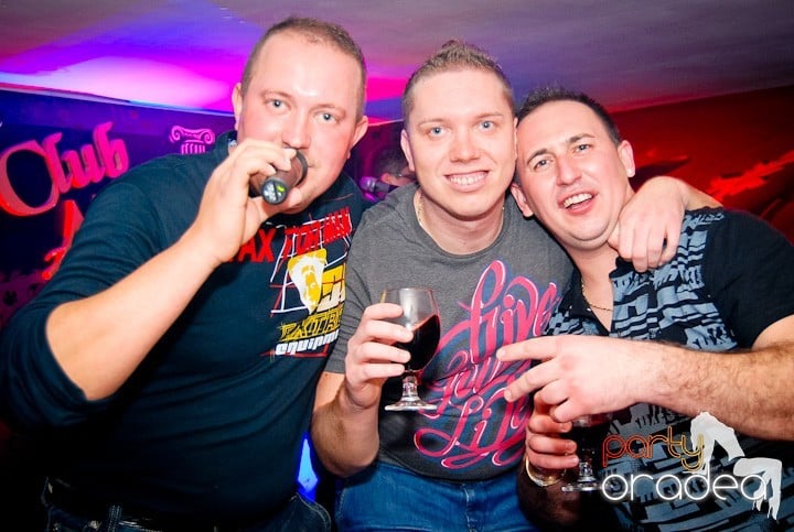 Friday Night @ Atti's, 