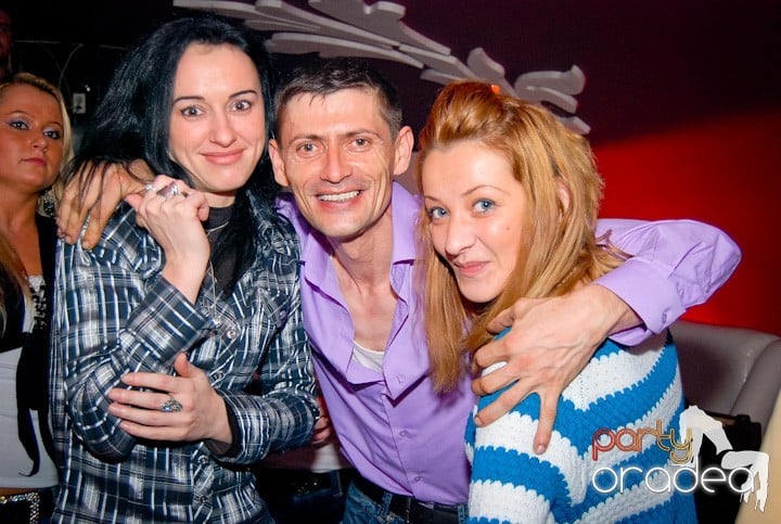 Friday Night @ Atti's, 