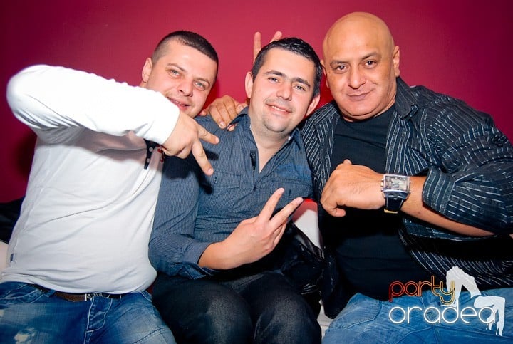 Friday Night @ Atti's, 