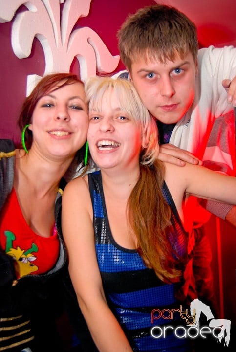 Friday Night @ Atti's, 