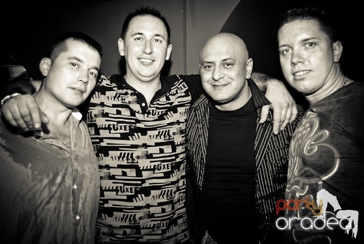 Friday Night @ Atti's, 