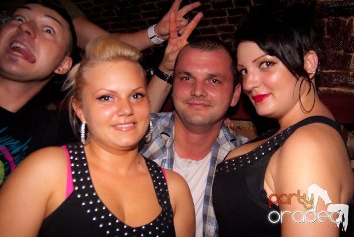 Friday Night @ Club Escape, 