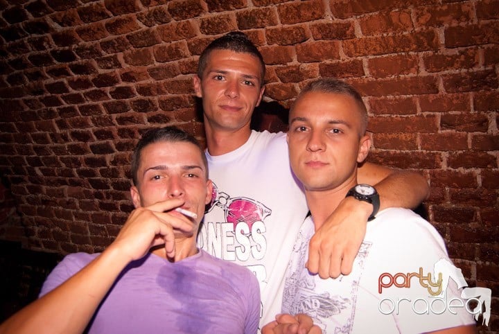 Friday Night @ Club Escape, 