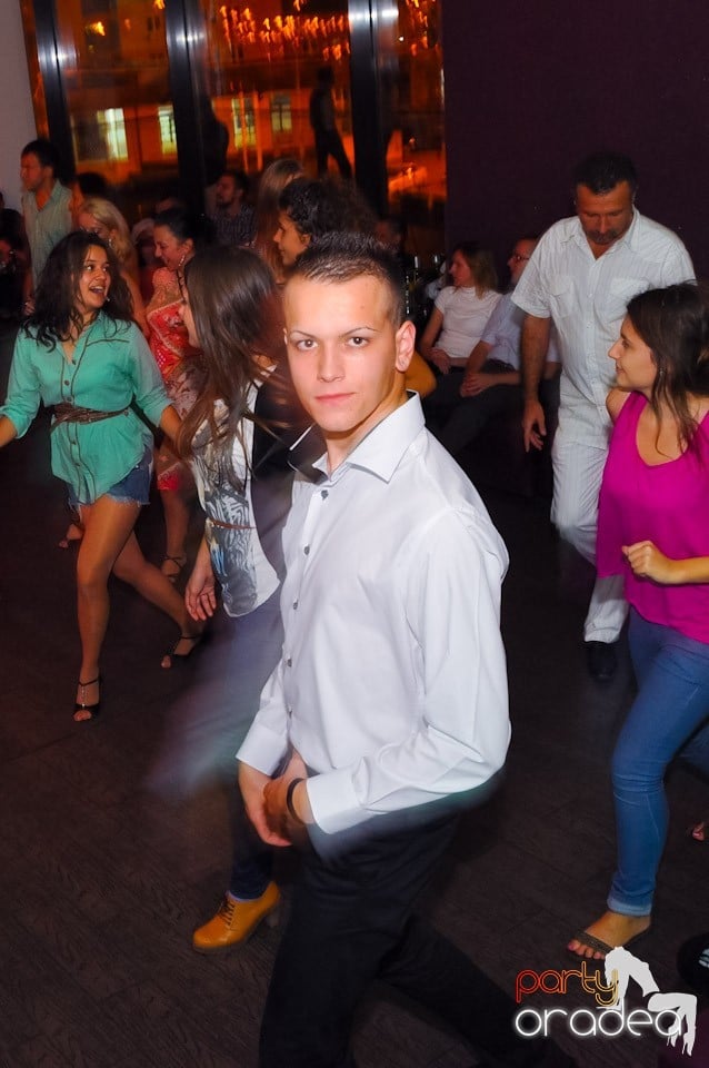 Friday Night Dance Party în Blondy's, 