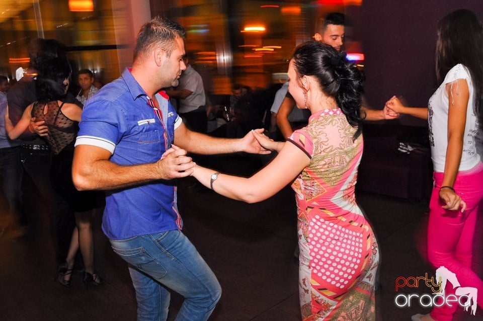 Friday Night Dance Party în Blondy's, 