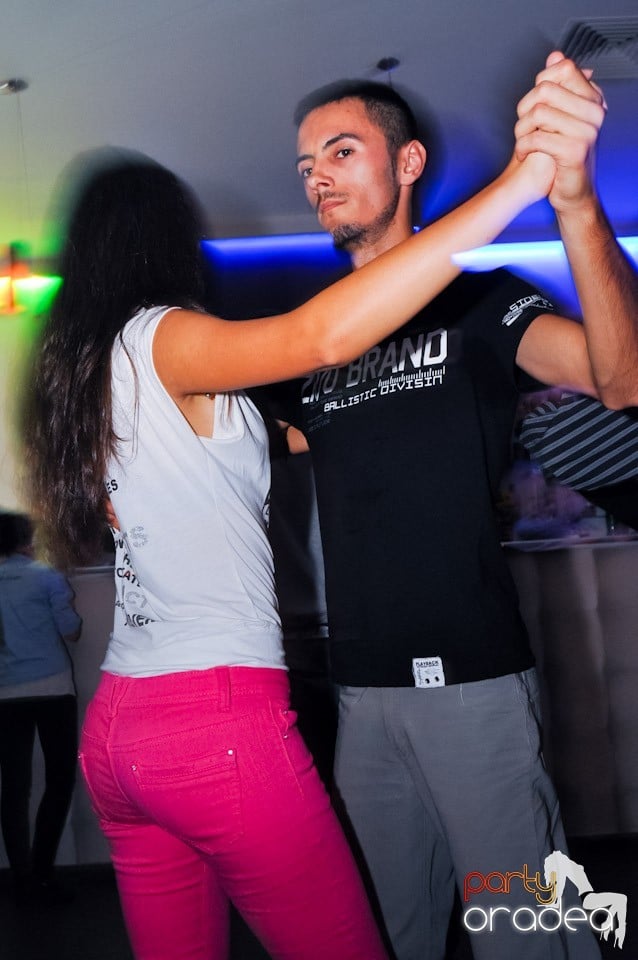 Friday Night Dance Party în Blondy's, 