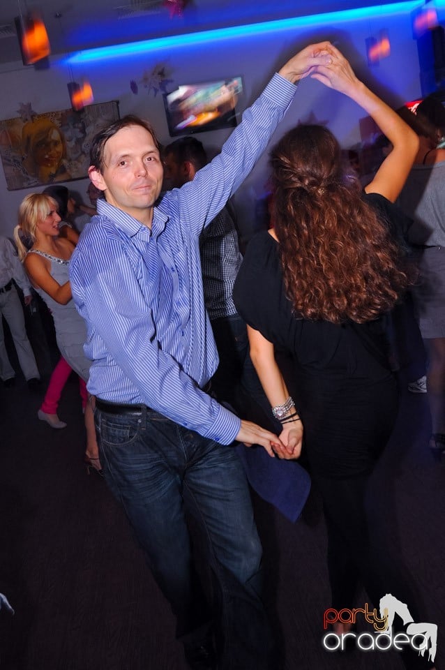 Friday Night Dance Party în Blondy's, 