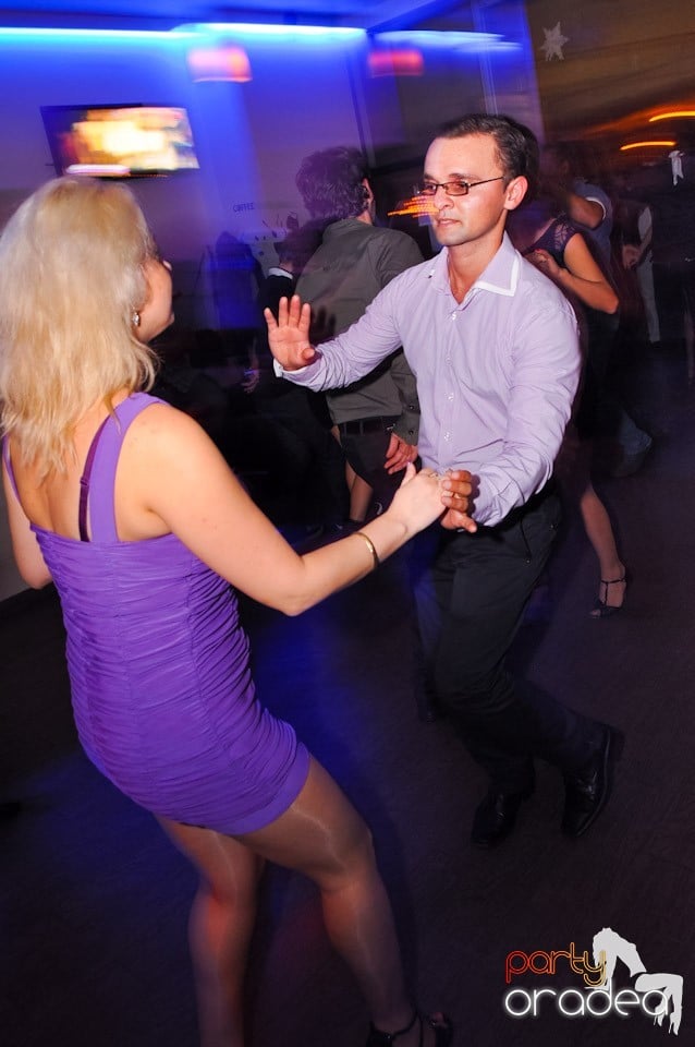 Friday Night Dance Party în Blondy's, 