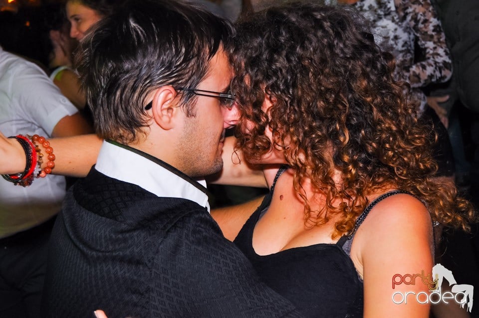 Friday Night Dance Party în Blondy's, 