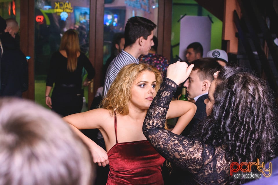 Friday Night, 
