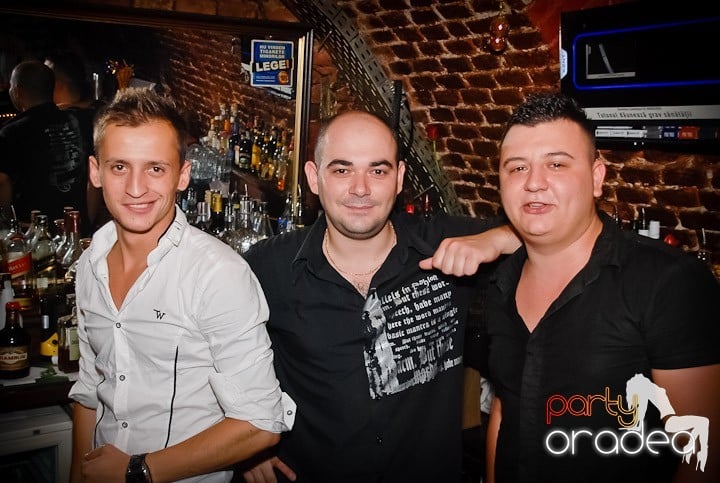 Friday Night Fever @ Club Escape, 