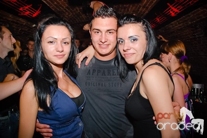 Friday Night Fever @ Club Escape, 