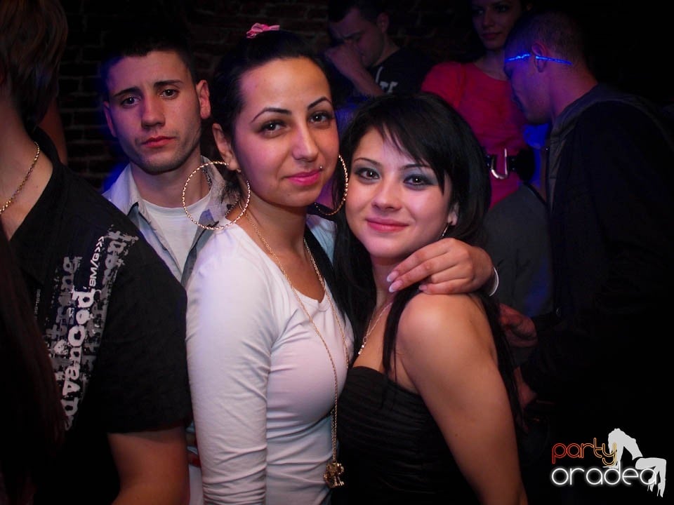 Friday Night Fever în Club Escape, 