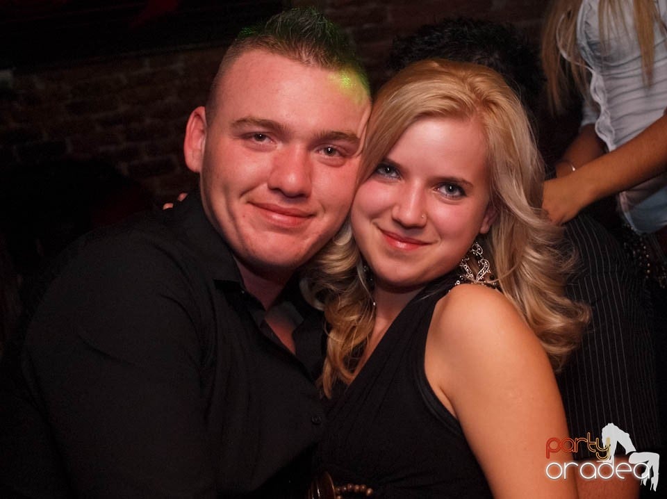 Friday Night Fever în Club Escape, 