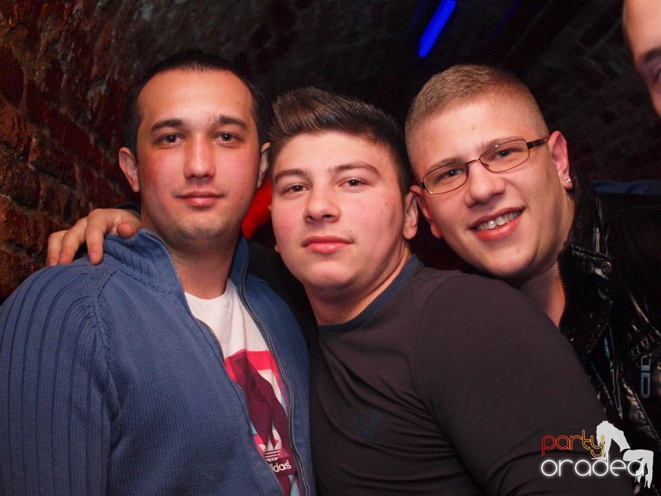 Friday Night Fever în Club Escape, 