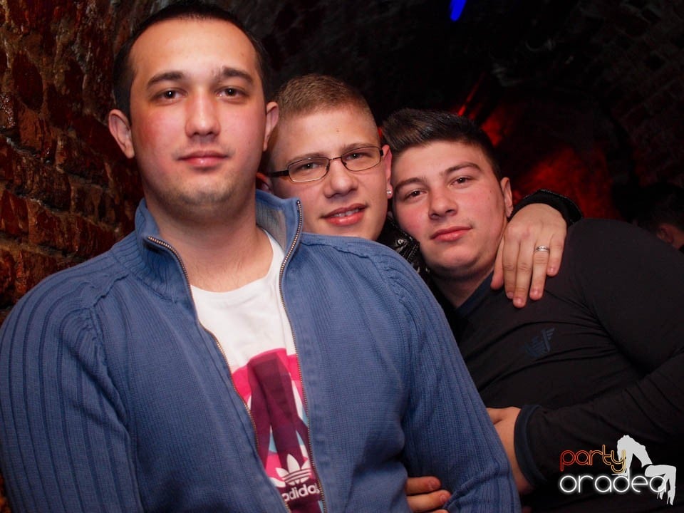 Friday Night Fever în Club Escape, 