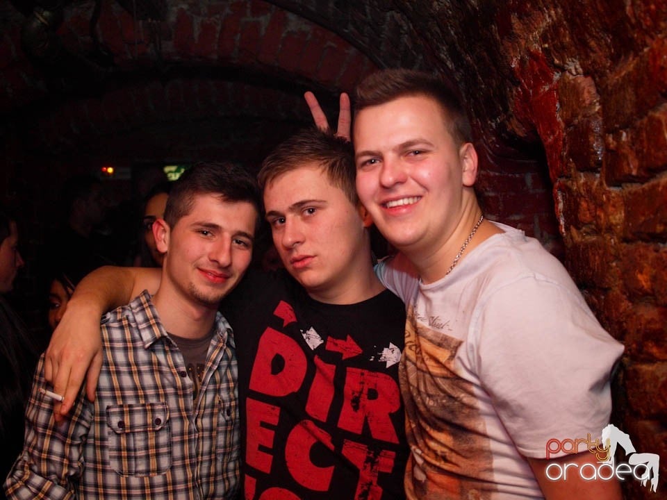 Friday Night Fever în Club Escape, 