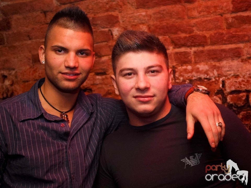 Friday Night Fever în Club Escape, 