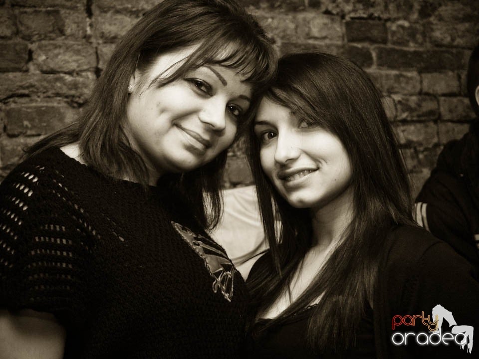 Friday Night Fever în Club Escape, 