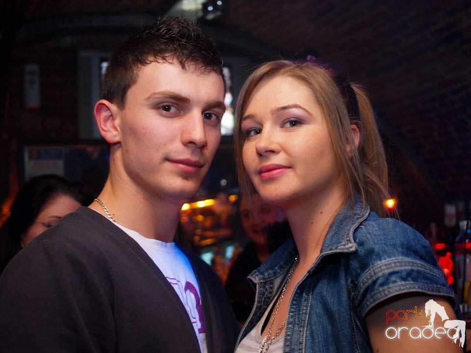 Friday Night Fever în Club Escape, 