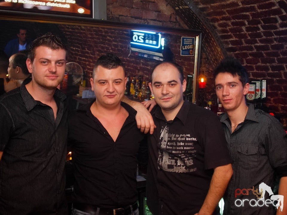 Friday Night Fever în Club Escape, 