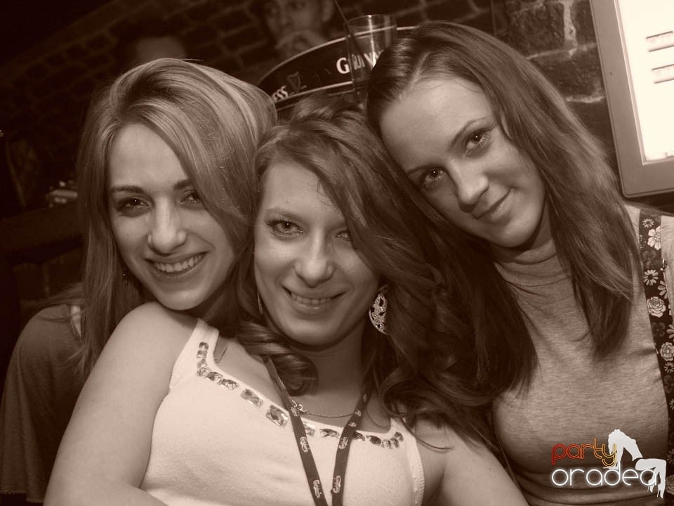 Friday Night Fever în Club Escape, 