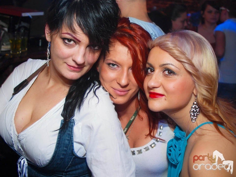 Friday Night Fever în Club Escape, 