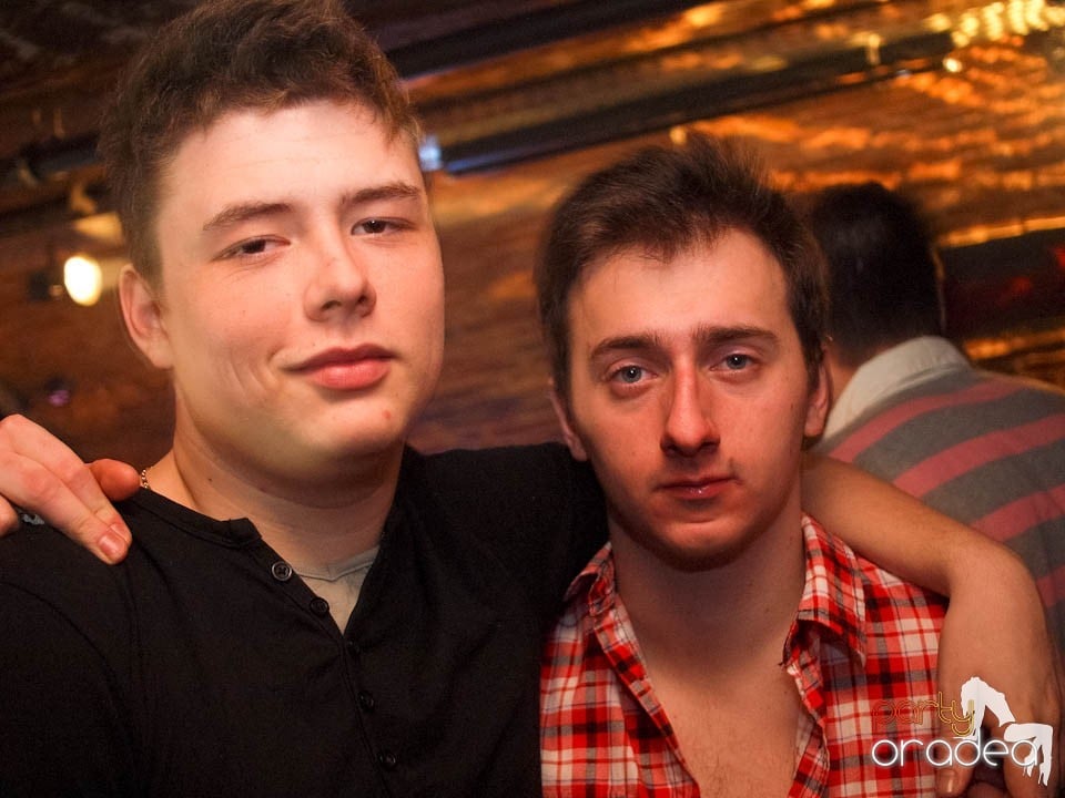 Friday Night Fever în Club Escape, 