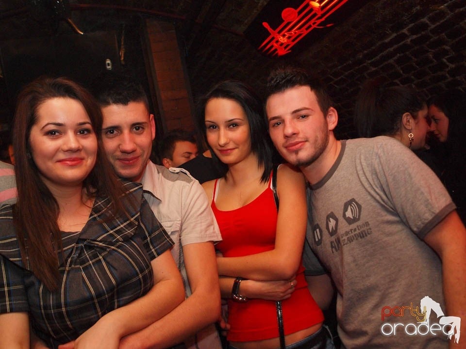 Friday Night Fever în Club Escape, 