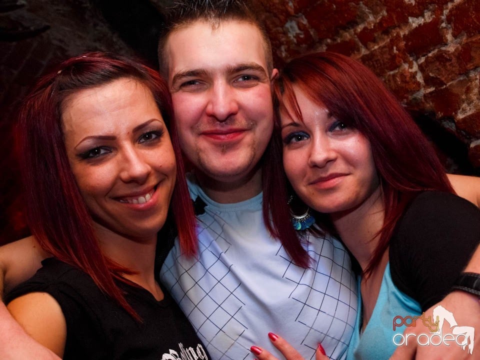 Friday Night Fever în Club Escape, 