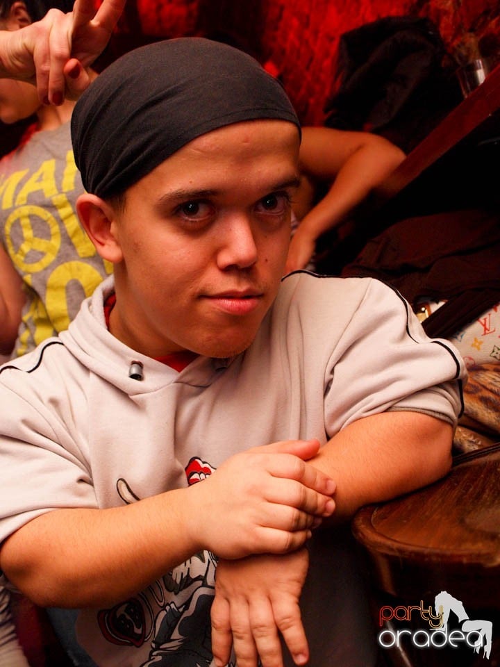 Friday Night Fever în Club Escape, 