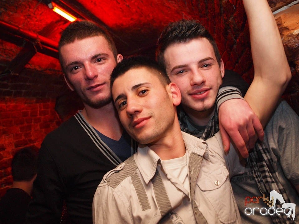 Friday Night Fever în Club Escape, 